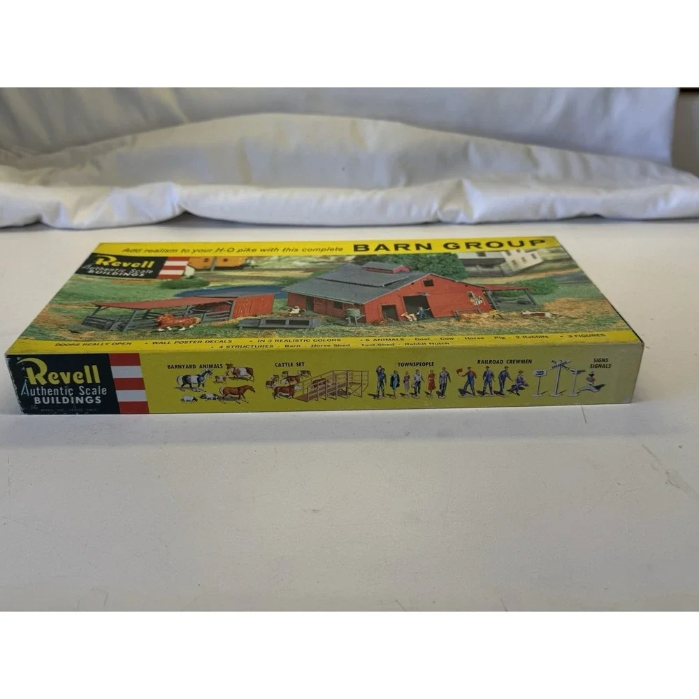 Model Train HO Scale Revell Barn Group Open Box Kit T-9015 249 VTG
